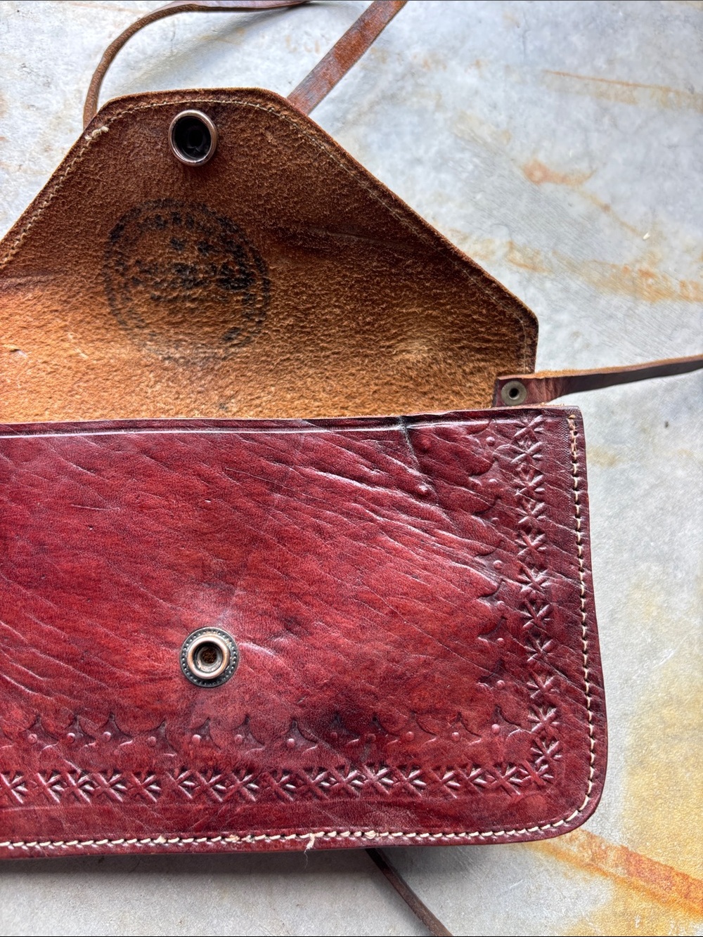 Vintage Tooled Leather Crossbody Envelope Purse Brown Boho Western Festival Bag - Picture 6 of 10